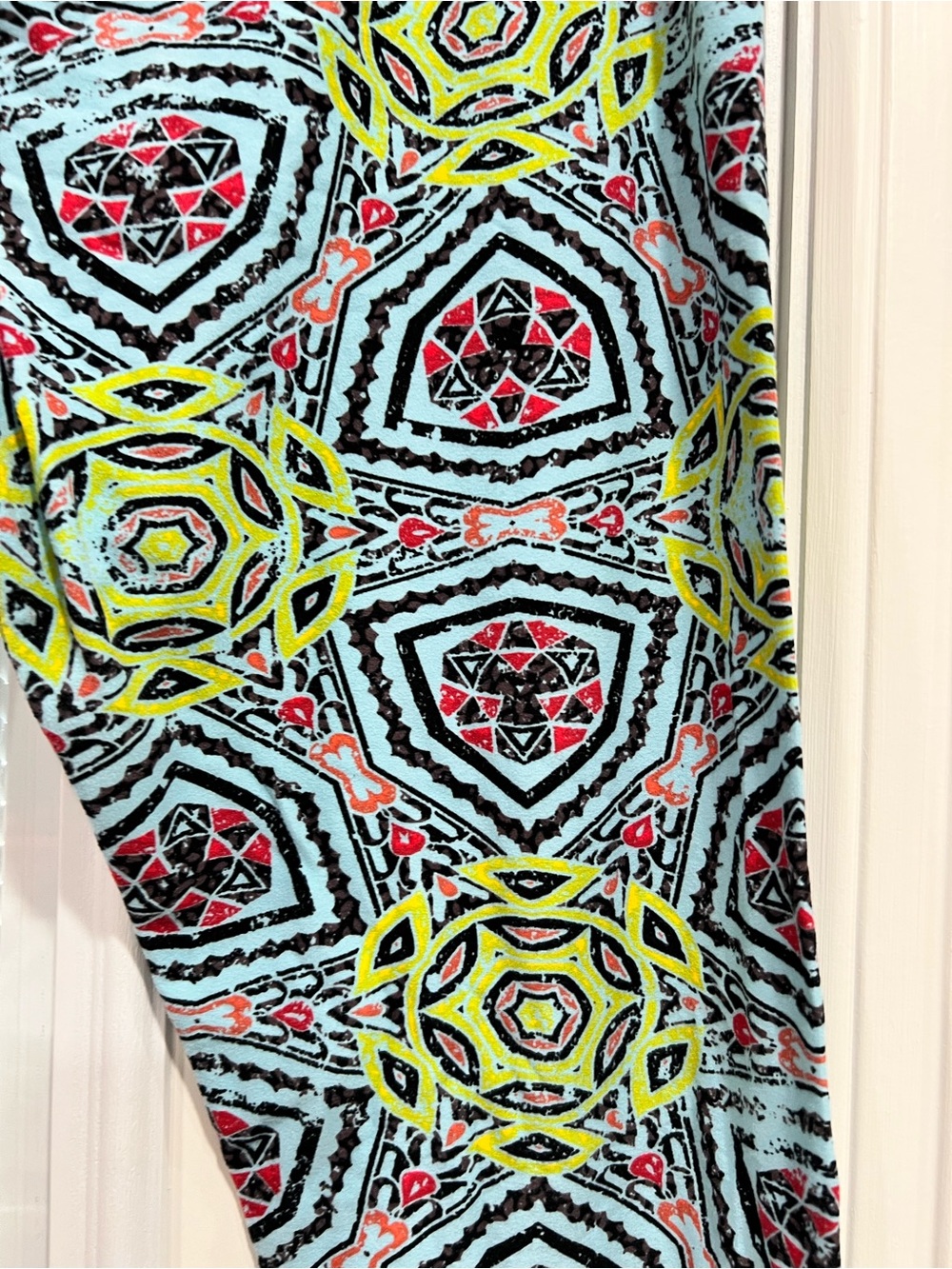 Lularoe leggings tall & curvy - Picture 4 of 4
